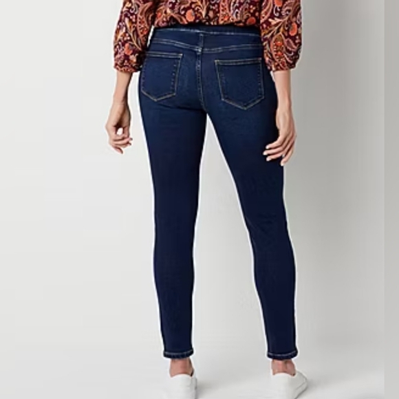 St John's Bay Pull on Mid-Rise Skinny Fit Jegging Jeans Sz-18 - Picture 2 of 9